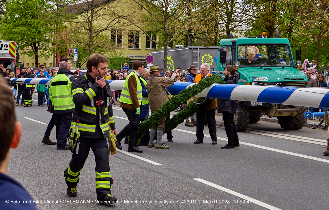 01.05.2023 - Maibaumaufstellung in Berg am Laim